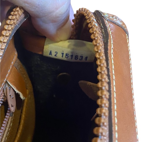 Dooney & Bourke 2 Duck Black Tan All Weather Leather Crossbody Bag - Picture 11 of 15